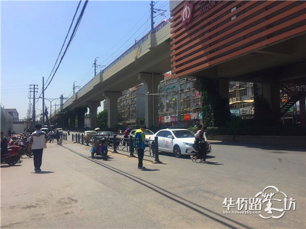 城东纯新盘预计6月开盘,楼面价8260元/平。开盘会卖多少钱? 城东纯新盘预计6月开盘,楼面价8260元/平。开盘会卖多少钱?