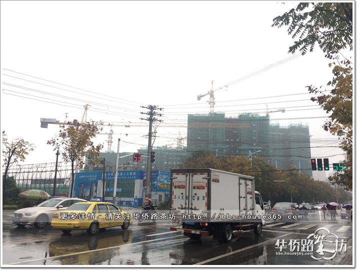 【大紫一路向北】雨天来探中建国熙台,一栋栋都盖起来啦,1号楼盖到17层,12号楼也出地面喽!月底加推 【大紫一路向北】雨天来探中建国熙台,一栋栋都盖起来啦,1号楼盖到17层,12号楼也出地面喽!月底加推