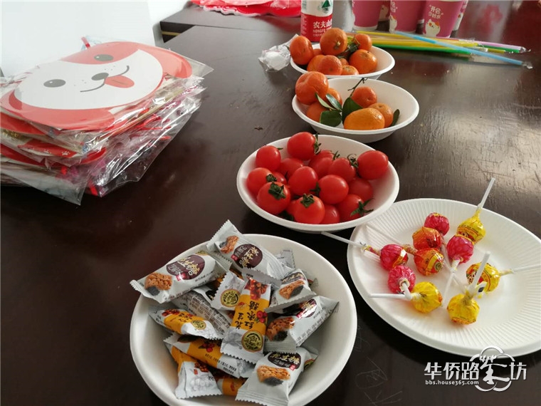 银亿东城狗年俏皮花灯diy活动圆满成功!现场人气爆棚!老业主们很是喜欢哦! 银亿东城狗年俏皮花灯diy活动圆满成功!现场人气爆棚!老业主们很是喜欢哦!