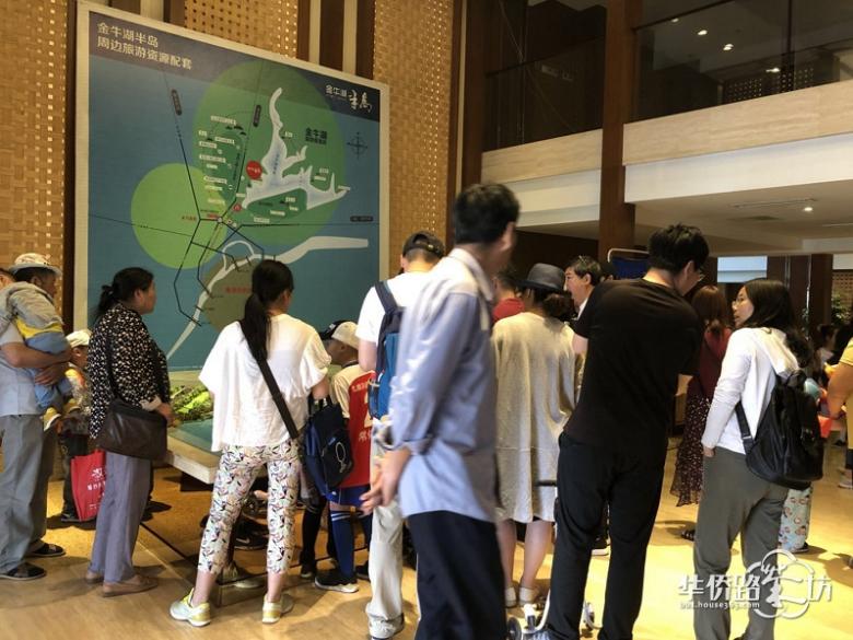 3小时卖出近千万 南京买房人把这家售楼处挤爆了 3小时卖出近千万 南京买房人把这家售楼处挤爆了