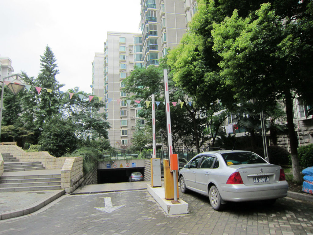 大光路 金陵尚府旁东城水岸 新出高楼层两房 一中学区房 急卖