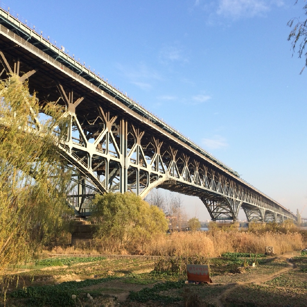 湛蓝的天空雄伟壮观的大桥_江北邻里圈_华侨路茶坊